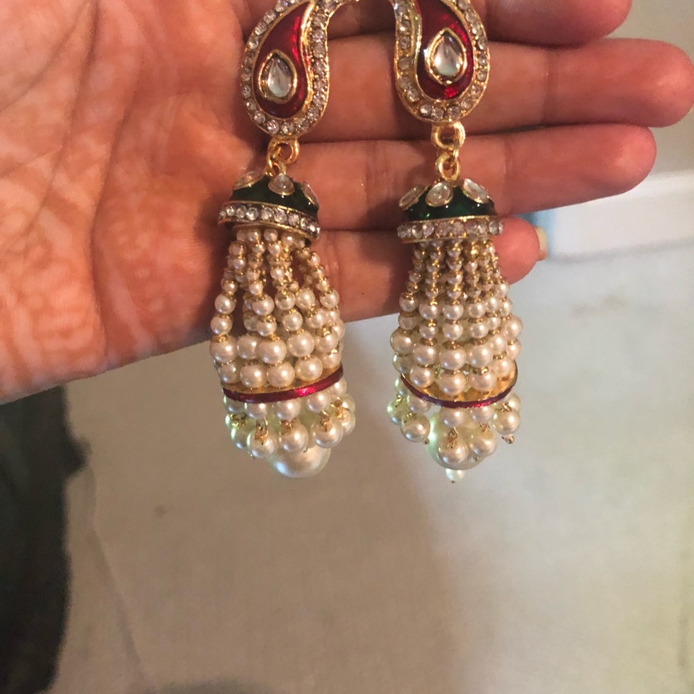 Jewellery - Picture 2 of 2